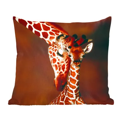 Produktbild von MuchoWow® Zierkissen Sofakissen Wohnzimmer Dekokissen 40x40 cm Giraffe - Kalb - Porträt - Foto Kissen - Schlafzimmer Dekoration