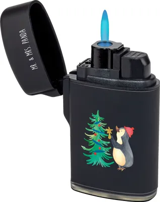 Produktbild von Mr. & Mrs. Panda Feuerzeug Pinguin Weihnachtsbaum - Schwarz - Geschenk, anzünder, Weihnachten, sturmfeuerzeuge, zigarettenanzünder, Winter, Feuerzeuge, sturmfeuerzeug