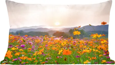 Produktbild von MuchoWow® Zierkissen Sofakissen Wohnzimmer Dekokissen 50x30 cm Blumen - Sonnenuntergang - Berg - Wohnzimmerdekoration - Polster mit Photo