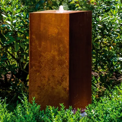 Produktbild von Köhko® Würfelbrunnen „Peru“ Höhe 69 cm Gartenbrunnen 31005 aus Cortenstahl mit LED-Beleuchtung