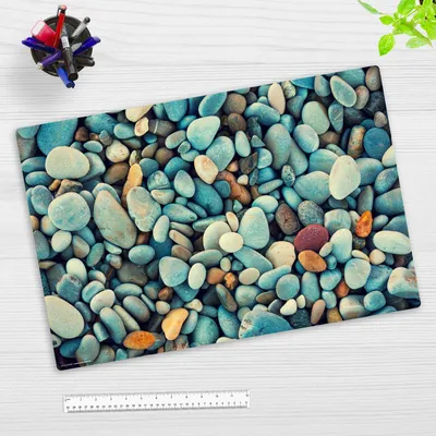 Produktbild von Schreibtischunterlage für Kinder und Erwachsene – “Kieselsteine“ – aus erstklassigem strapazierfähigem Vinyl – 60 x 40 cm –  Germany