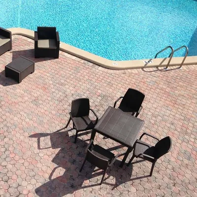 Produktbild von Quadratischer Tisch 80x80cm für den Garten im Freien aus Polypropylen-Rattan Dallas - Braun