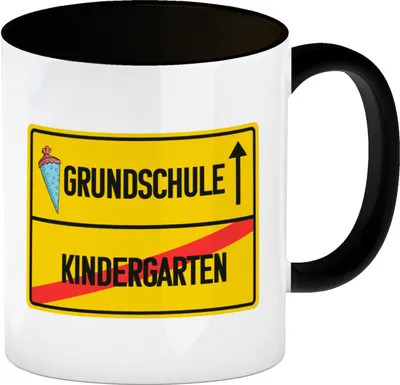 Produktbild von Grundschule Ortsschild Kaffeebecher Schwarz zur Einschulung
