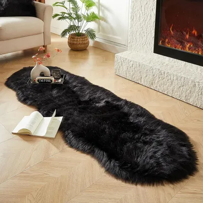 Immagine prodotto di Tappeto in pelle di pecora nera, dimensioni 60 x 160 cm