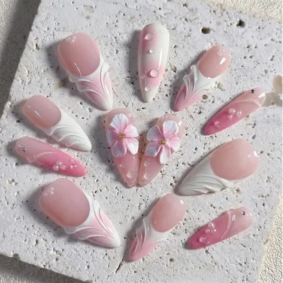 Produktbild von Press on Nails Mandelform Rosa Floral 30 Stück mit Klebepads
