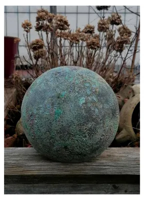 Produktbild von Außergewöhnliche Kugel ø ca. 30 cm aus winterfestem Steinzeug in türkis - blaugrün für die Gartendekoration
