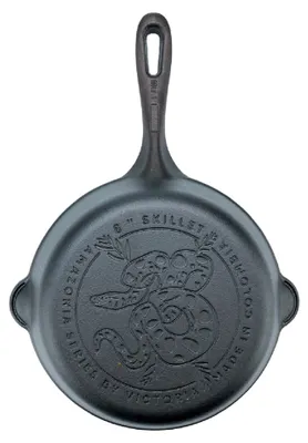 Produktbild von Victoria 35068 Gusseisenpfanne Induction 20cm für Feuer, Grill Cast Iron Skillet ohne PTFE Schwarz