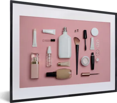 Produktbild von MuchoWow® MuchoWow® Gerahmtes Poster Make-up für Ihr Gesicht 40x30 cm - Poster mit zchwarzem Bilderrahmen - Bilderrahmen - Poster im Rahmen