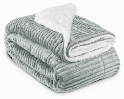 Produktbild von Beautissu Sherpa Decke Kuscheldecke Glitzereffekt XL Hellgrau Elisa, 150x200cm