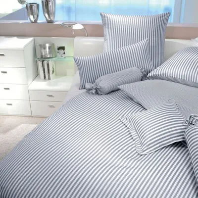 Produktbild von Janine Mako-Satin Kissenhülle NR 15x40 1 teilig  modernclassic 3910-12-690 dunkelblau