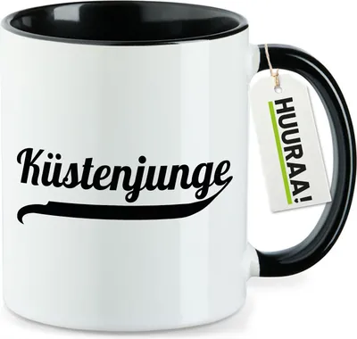 Produktbild von Huuraa Kaffeetasse Küstenjunge Schriftzug 330ml Schwarz Keramik Kaffeebecher Geschenkidee