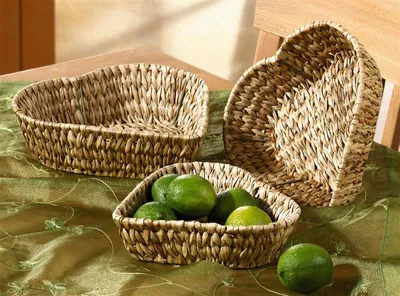 Image de 3 coupes en jacinthe d'eau en forme de cœur, coupe décorative, coupe à fruits