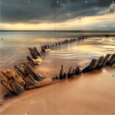 Produktbild von Wallario Outdoor-Poster für Garten oder Balkon, Motiv Bootswrack in Irland am Strand, in ca. 180 x 180 cm