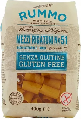 A bag of Rummo Mezzi Rigatoni No. 51 pasta.