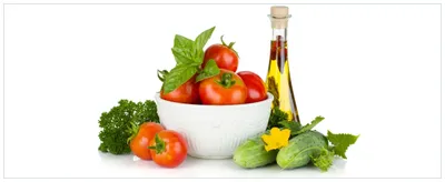 Produktbild von Wallario Premium Glasbild, freischwebende Optik, kräftige Farben, Größe 80 x 32 cm Motiv Frische Salatzutaten mit Kräuter-Öl - Tomaten, Gurke, Petersilie