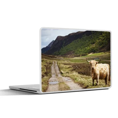 Produktbild von MuchoWow® Laptop Aufkleber Sticker Cover Schottische Highlander - Pfad - Wald 32.5x23.5 cm - Sticker für Laptop - Selbstklebend