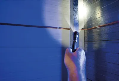 Produktbild von Philips SFL1001P/10, Taster-Taschenlampe, Schwarz, IPX4, LED, AA, Alkali