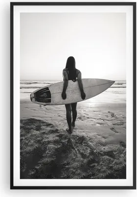 Produktbild von Gerahmtes Poster - Schwarzer Rahmen - Frau Strand Surfen - 61x91,5 cm - Wand Bild - Wanddeko - Wandbilder - Kunstposter - Wandposter - Bilderrahmen - Bilder - Kunstdruck - P2BPA61x91-5036