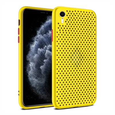 Immagine prodotto di Smartphonica Custodia in silicone per iPhone Xr con fori - Giallo