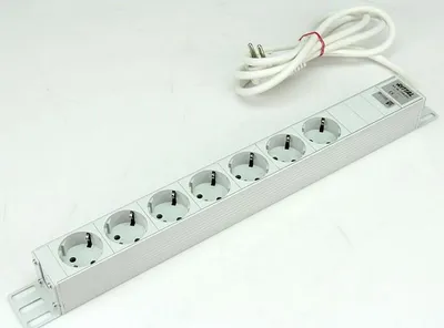 Produktbild von Rittal Steckdosenleiste (Rack - einbaufähig) - Eingabe, Eingang Stromversorgung - Ausgangsanschlüsse: 7 (Stromversorgung)