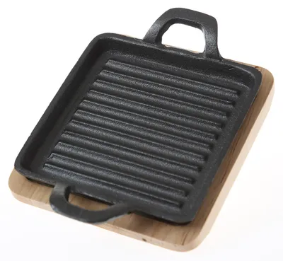 Produktbild von Gusspfanne mit 2 Griffen und Holzuntersetzer - Gusseisen - 14x14cm - Servierpfanne