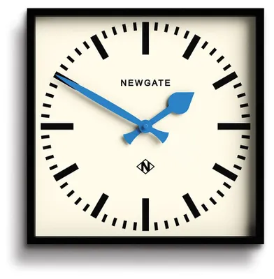 Zdjęcie produktu dla Zegar ścienny Newgate Number Five w kolorze niebieskim