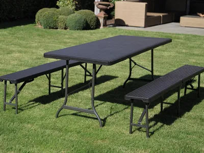Produktbild von Wetterfeste & Robuste Bierzeltgarnitur im Rattan Look - Camping Klapp Tisch Bank