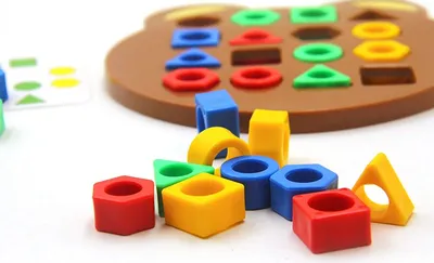 Produktbild von Montessori Vzdělávací Desková Hra pro děti, Dětská Stolní hra, Společenská hra pro děti, Dětská stolní hra s přiřazováním tvapro děti od 3 let - TEDDY