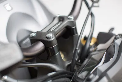 Produktbild von SW-MOTECH Lenkererhöhung GSX-S1000