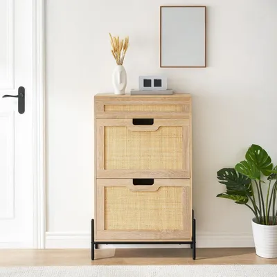 Image de Armoire à chaussures en rotin avec 2 abattants et tiroirs, armoire à chaussures avec 4 étagères réglables et pieds en métal Commode à chaussures nature