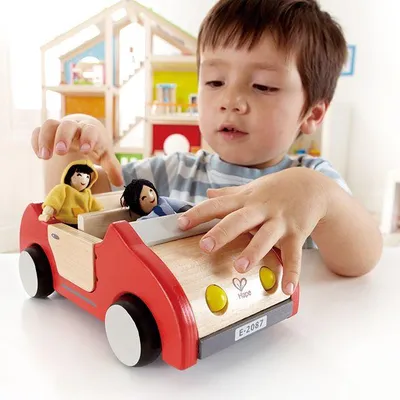 Produktbild von Hape Holzspielzeug Auto - Familienauto für Puppenhaus Kinder