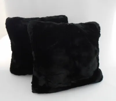 Produktbild von Kissen Sofakissen Schaffell Hasenfell Fell Fellkissen Kissen Kissenbezug ca. 40x40 cm Deko Kunstfell gefüllt 2er Set mit Reißverschluss Farbe: Hasenfelloptik Schwarz