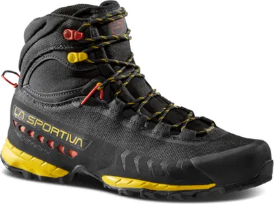 Schwarze Wanderschuhe "TXS GTX" von La Sportiva mit gelben und roten Akzenten; ideal für Herren.