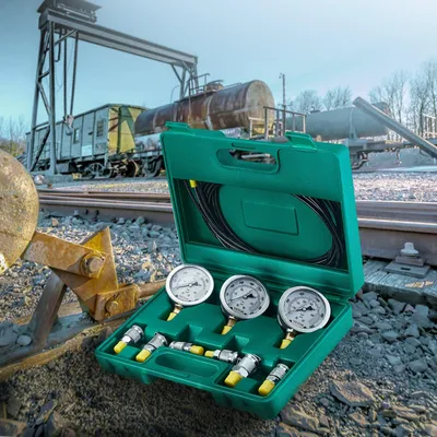 Zdjęcie produktu dla Zestaw manometrów hydraulicznych 250/400/600 bar z wężami i szybkozłączami
