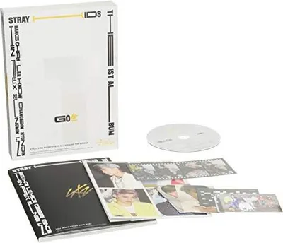 Produktbild von Stray Kids - Go Live (Random Version) (CD)
