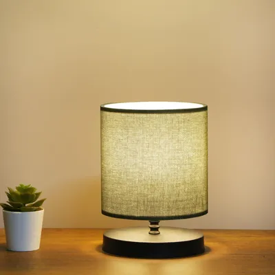 Produktbild von Opviq, Hochwertige Tischlampe, Stoffkörper, 15 x 15 x 22 cm, Höhe mit Kabel: 100 cm, E14 Fassung, max. 40 W, grün, elegantes Design für modernes Wohnen.