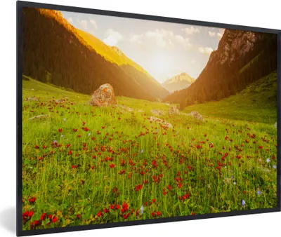 Produktbild von MuchoWow® Gerahmtes Poster Blumen - Berg - Sonne 90x60 cm - Poster mit Schwarzem Bilderrahmen Wandposter Rahmen Foto Bilder - Fotorahmen - Foto-Plakat