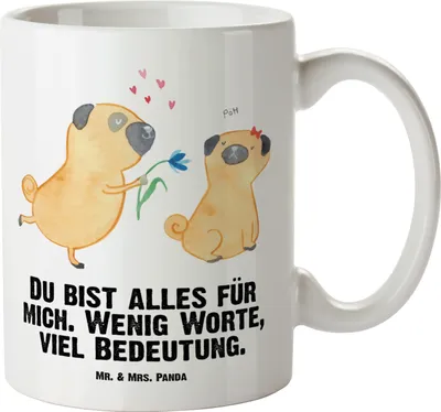 Produktbild von Mr. & Mrs. Panda Keramiktasse Mops Verliebt - Weiß - Geschenk, Riesenkaffeetasse, Kaffeepott, Pure Liebe, Möpse, Knuffig, Hund, steingut tasse, Große Teetasse, Sprüche