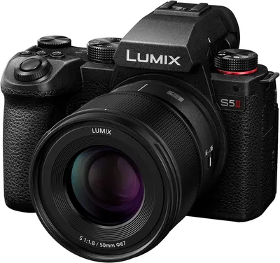 Produktbild von Spiegellose Vollformatkamera, mit 50-mm-F1,8-Objektiv, 4K 60p und 6K 30p, Flip-Screen, WLAN, Hybrid-Phasen-AF mit 779 Messfeldern, Active IS
