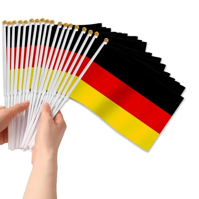 Produktbild von AEYAKA 30 Stück Klein Deutschland Flagge, Deutsche Mini Handgehaltene Flaggen für Fans Fußball EM WM Euro Hausgarten Party Bar Deko - 14 x 21 cm