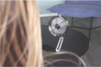 Image de Ventilateur sans fil Unold STEEL FLEX 86705 | silencieux et sans fil – ventilateur de table en acier inoxydable, autonomie de 12 heures, USB-C, 3 vitesses, pivotant à 360° – mini ventilateur