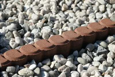 Obrázek produktu pro Palisáda Duofix 25 x 9,4 x 6 cm červená