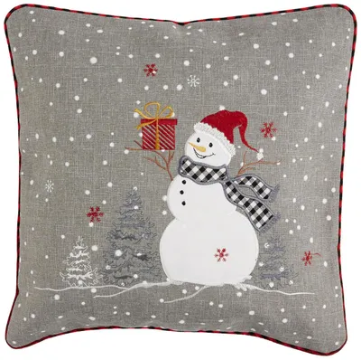 Productafbeelding van Kussensloop 40 x 40 cm met borduurwerk van een sneeuwpop. Kleur: lichtgrijs. Afmetingen: 40 x 40 cm