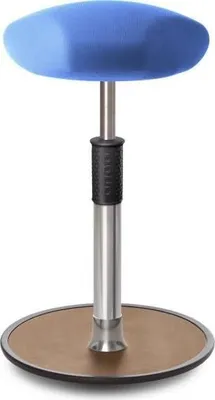 Produktbild von Sitz- Stehhocker Free Tall Triangel Gestrick Hellblau Chrom /Natur.