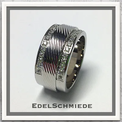 Produktbild von Edelschmiede925 schlichter Edelstahlring - breit + Zirkonia - Ringgröße 53