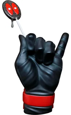 Produktbild von Diamond Select Marvel Deadpool Heroic Hands Statue 26 cm