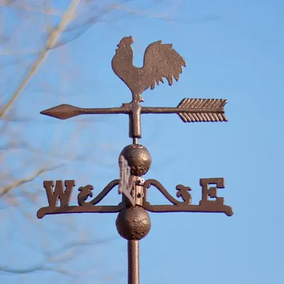 Produktbild von Wetterhahn, Wetterfahne, Gusseisen mit Standfuss, Windspiel für Dach und Mauer