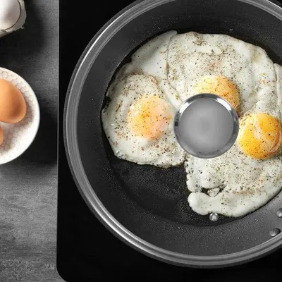 Obrázok produktu pre 32 cm parný poklop s otvorom na paru a izolovanou rukoväťou