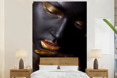 Produktbild von MuchoWow® Fototapete für Wohnzimmer oder Schlafzimmer Wandtapete Vinyl Motivtapete Frau - Schwarz und Gold - Schwarz - 195x300 cm - Das Hintergrundbild