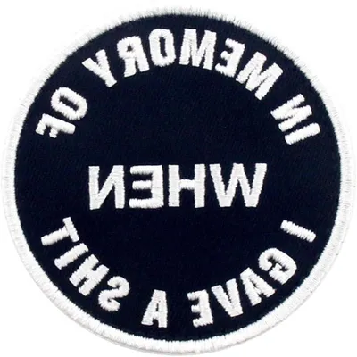 Productafbeelding van Geborduurde Patch - Haak en Loop - Kleding Personaliseren - Veilig en Afwasbaar - 7.5 x 7.5 cm - Geheugen